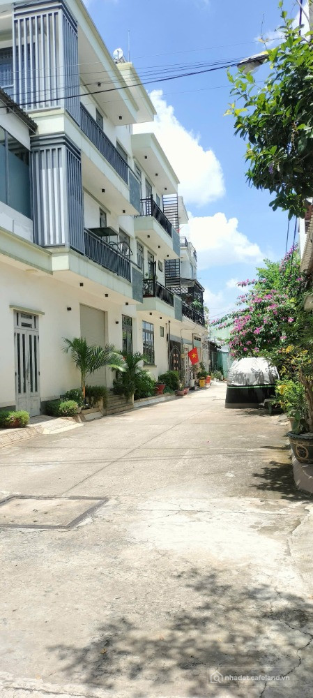 Nhà 2 lầu, đường 7m, sát Thạnh xuân 25, dt: 4.02x14. Giá: 5.2 tỷ