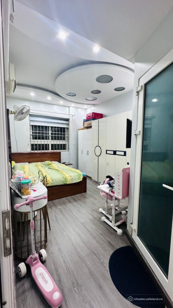 Cần bán gấp siêu phẩm chung cư Cầu Giấy 113m2, 3 ngủ, 2 lô gia, full nội thất