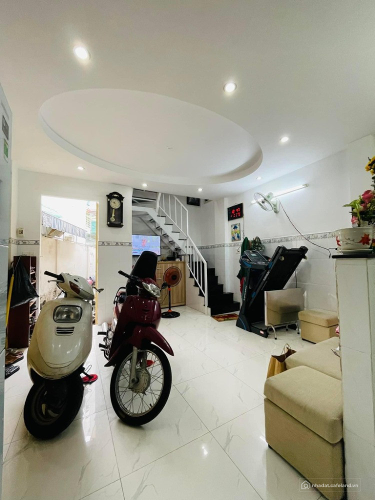 Bán nhà 30m2 HXH Hồng Lạc, hẻm thông nở hậu 3.35 tỷ