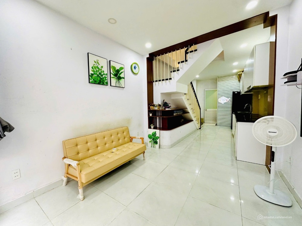 NHỈNH 5 TỶ NHÀ 3 TẦNG - GẦN  XE TẢI P12 BÌNH THẠNH • 3.2m x 9m VUÔNG VỨC