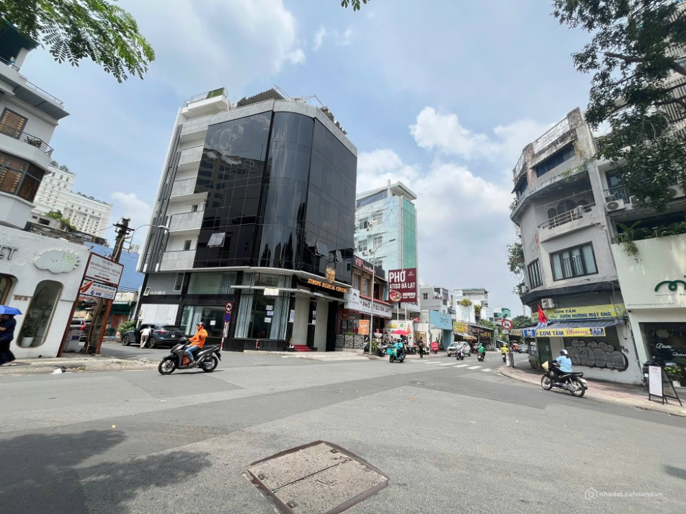 Giảm 10 tỷ, bán gấp tòa nhà góc 2MT Pasteur Quận 3, DT 8,5 x 15,85m, HĐT đang ra