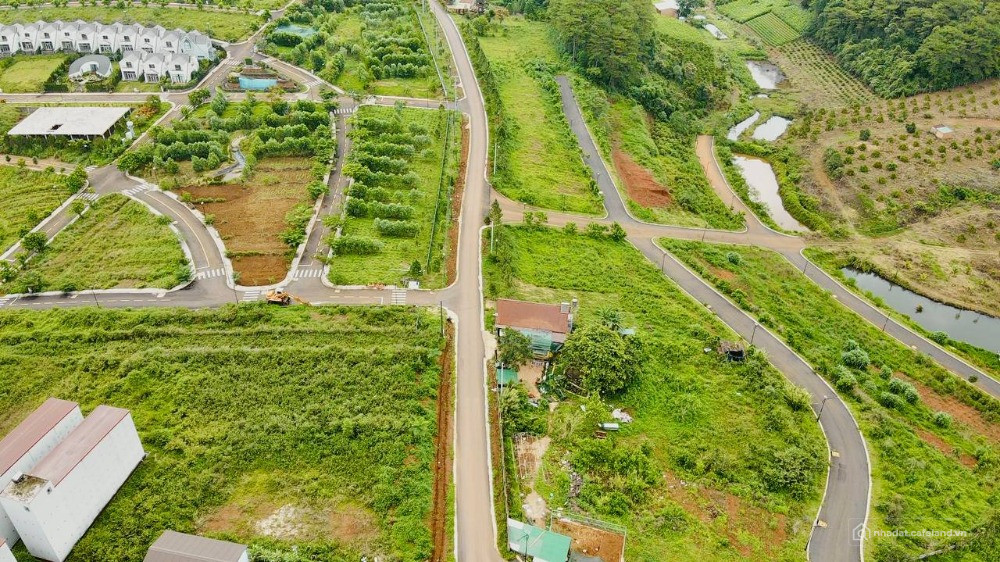 BÁN 2 LÔ MẶT TIỀN LIỀN KỀ TẠI KHU NGHỈ DƯỠNG P2 BẢO LỘC, FULL THỔ CƯ