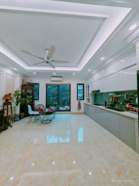 Bán nhà đẹp lô góc mặt ngõ ôtô 35m2 6 tầng mặt tiền 5.2m 11.8 tỷ Cầu Giấy - 0934