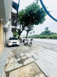 Bán cặp nhà căn góc xây mới 83m2 phố Nguyễn Văn Linh gần Big C kinh doanh tốt