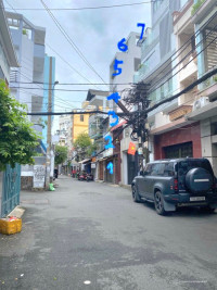 Căn góc mặt đường hẻm kinh doanh xe hơi né nhau Trường Sa - sổ 51m2. Chỉ 13,9 tỷ