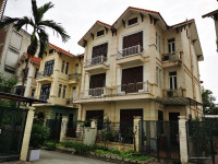 Nhà cho thuê giá rẻ , khu biệt thự nội đô 628A , đường hoàng hoa thám , ba đình