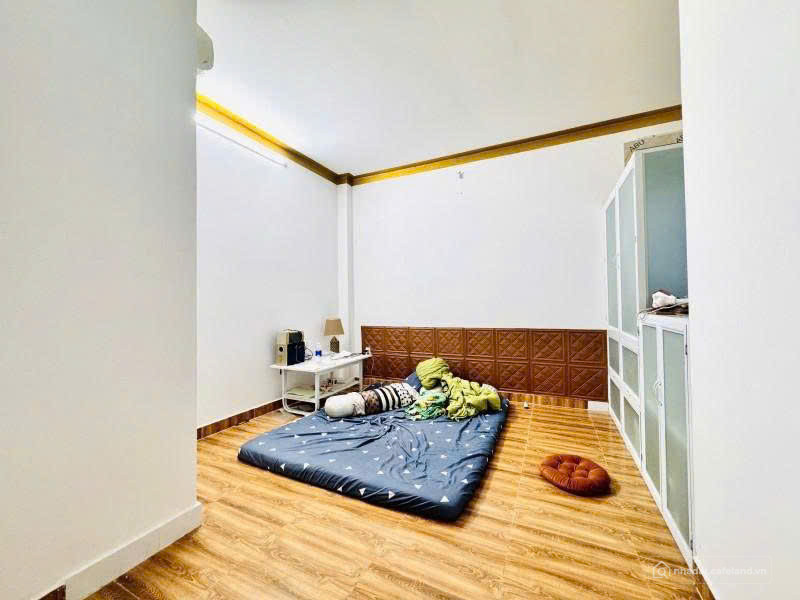 NHÀ NGON TRONG PHÂN KHÚC NHA. 
 Nhà đẹp 2 tầng – HẺM XE TẢI LUÔN – an ninh