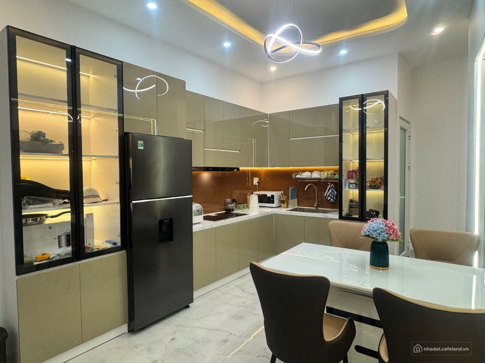 TT Quận 10-4 tầng 5PN mới đẹp giá chỉ 10.x tỷ.