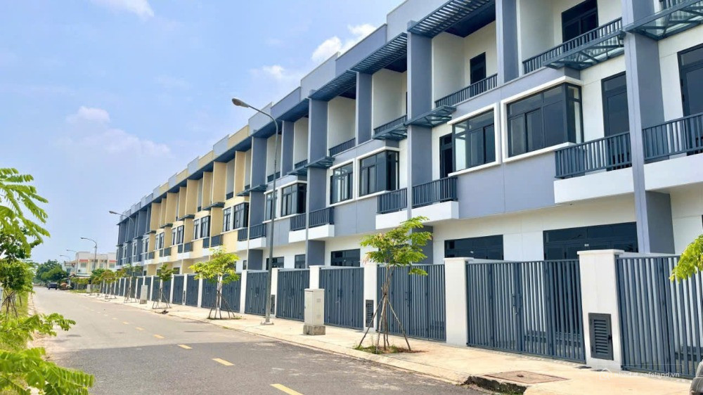 ĐẦU TƯ CÓ SỔ SẴN - NHÀ PHỐ THƯƠNG MẠI KCN PHƯỚC ĐÔNG