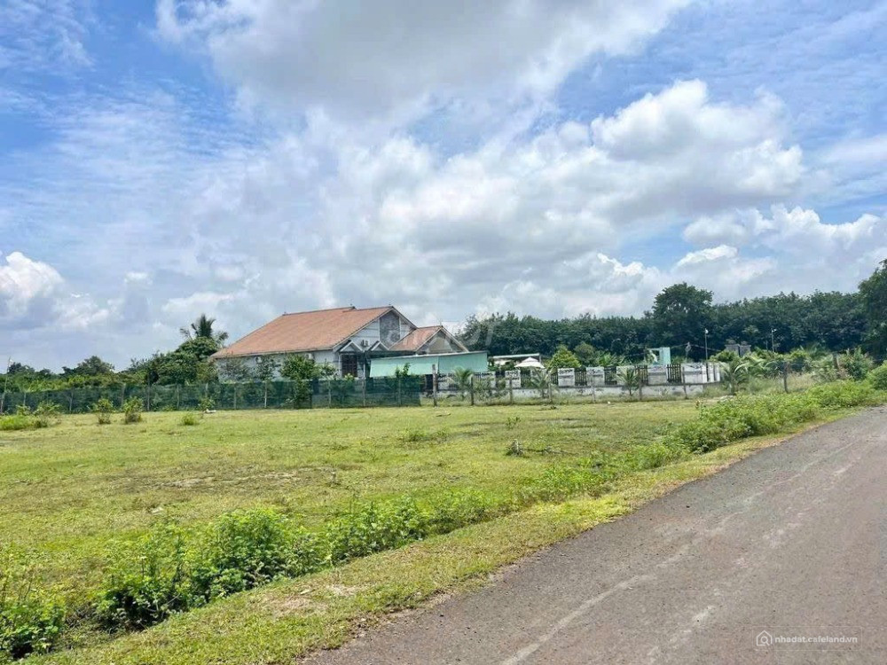 KẸT TIỀN BÁN GẤP 2010M2 ĐẤT NGAY KCN ĐANG H.ĐỘNG SÁT CHỢ XÂY TRỌ LIỀN. GIÁ 170TR