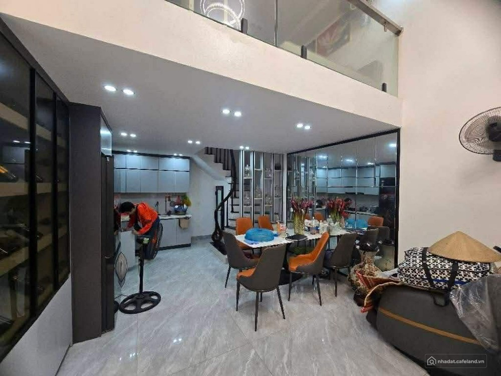 TT CẦU GIẤY – NGÕ THÔNG KINH DOANH – LOGOC 3 THOÁNG – OTO ĐỖ CỬA – FULL NỘI THẤT