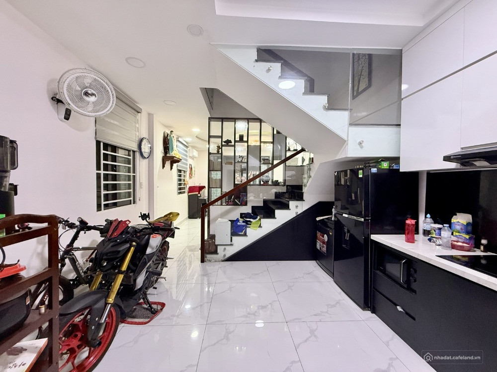 7.9 TỶ -  LÔ GÓC THOÁNG MÁT - DT 50M² - NHÀ ĐÚC BTCT CHẮC CHẮN