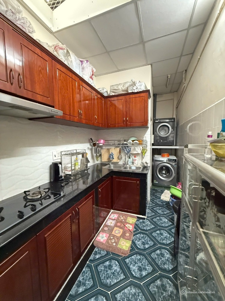 Lạc Long Quân -Quận 11 hẻm ô tô - 4 tầng btct chỉ 8T hơn.