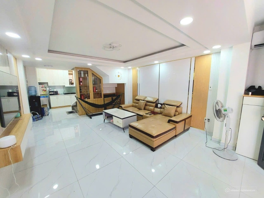 NHỈNH 7 TỶ - 5 TẦNG XE HƠI ĐẬU CỬA - ĐỐI DIỆN CITYLAND - CÁCH 1 CĂN RA MẶT TIỀN