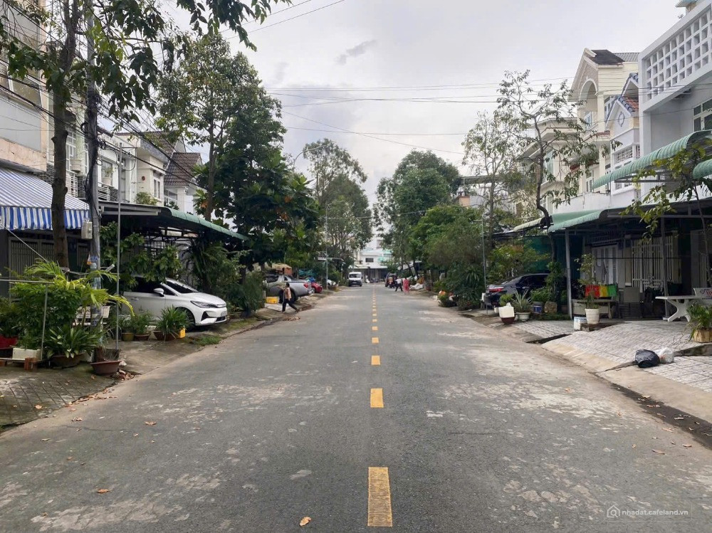 Bán nền 2 MT đường Trần Văn Long , KDC Thới Nhựt. Giá 4,5 tỷ