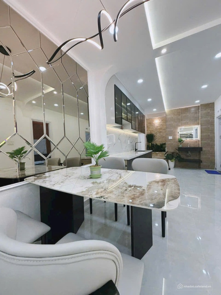 Top nhà xinh rẻ 4.2 x 14m 1 trệt 2 lầu Xô Viết Nghệ Tĩnh Bình Thạnh TP.HCM