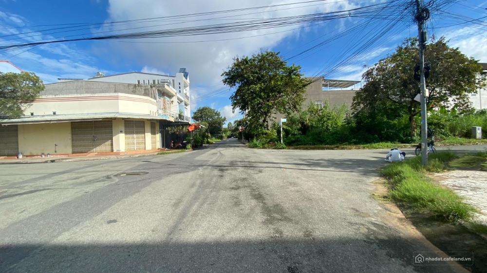 Nền Góc 2 Mặt Tiền Gần Chợ Cao Lãnh, Full Thổ Cư,SHR