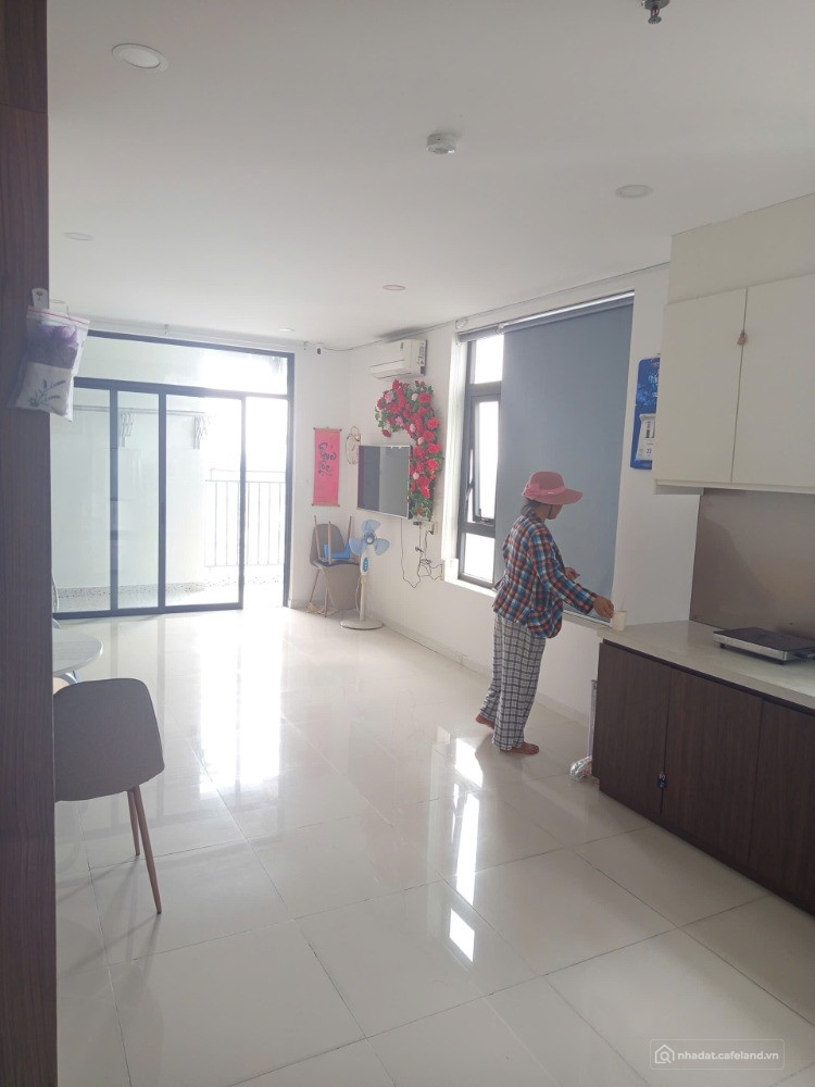 Cô cần bán nhà 1trệt 2lầu 1tỷ8 đang cho thuê 9tr/tháng ngay vòng xoay Hựu Thạnh