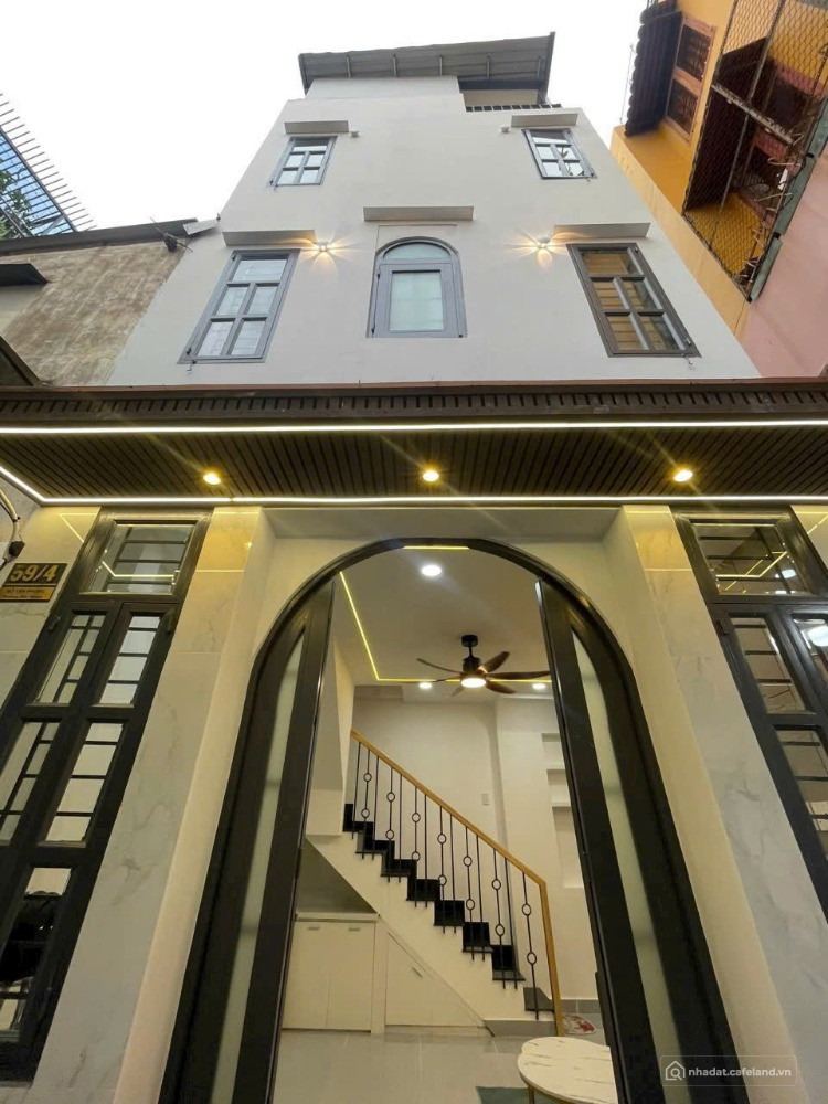 Top nhà nhỏ xinh 1 trệt 3 lầu Đỗ Tấn Phong Phú Nhuận TP.HCM