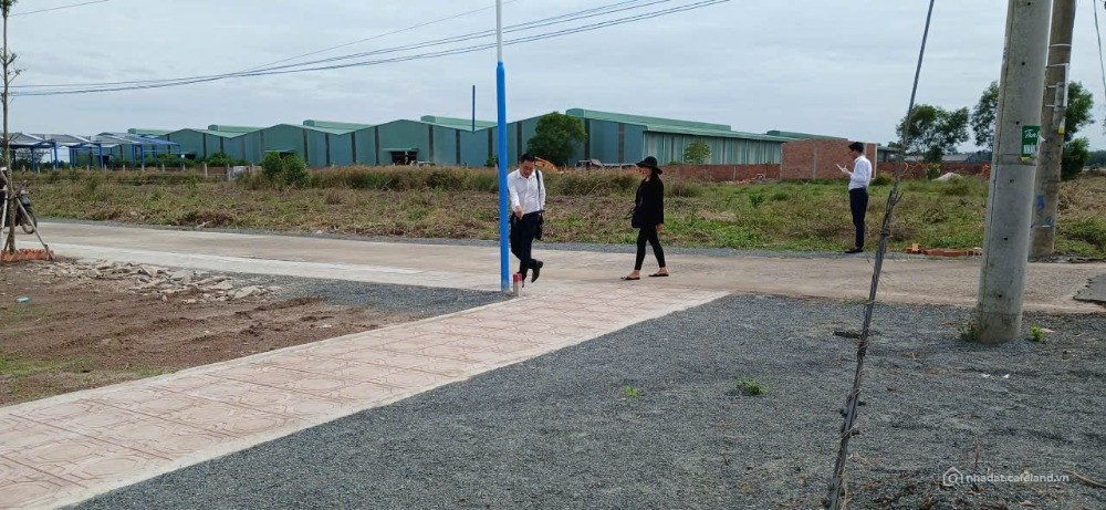 Mặt tiền đường ĐT 756 chơn thành, sát công ty 10x36, thổ cư 300m2, hơn 900