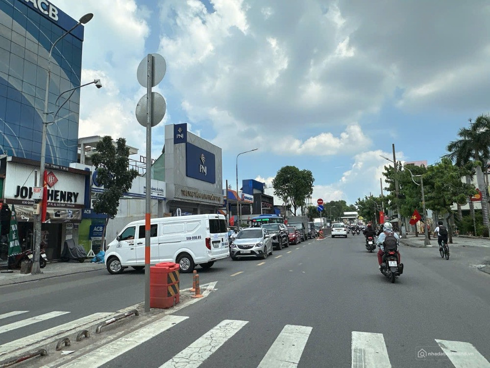 CHDV 8 tầng mới hẻm 656 Quang Trung ngang 8m 200m2 75PN TN 220tr gần chợ 50 tỷ