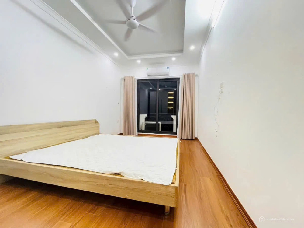 ️S.O.C!!: bán nhà LÔ GÓC- 15m ra OTO TRÁNH- NHỈNH 6 TỶTHANH XUÂN!