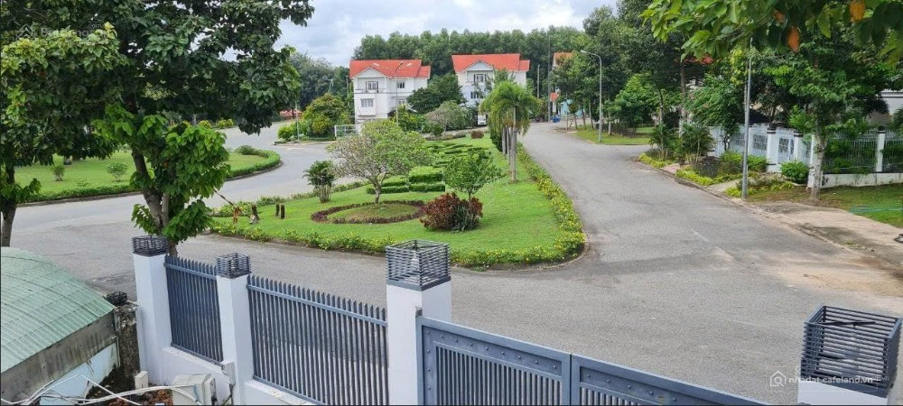 Chủ đi mỹ bán căn biệt thự sinh thái cao cấp hơn 668 m2, full nội thất