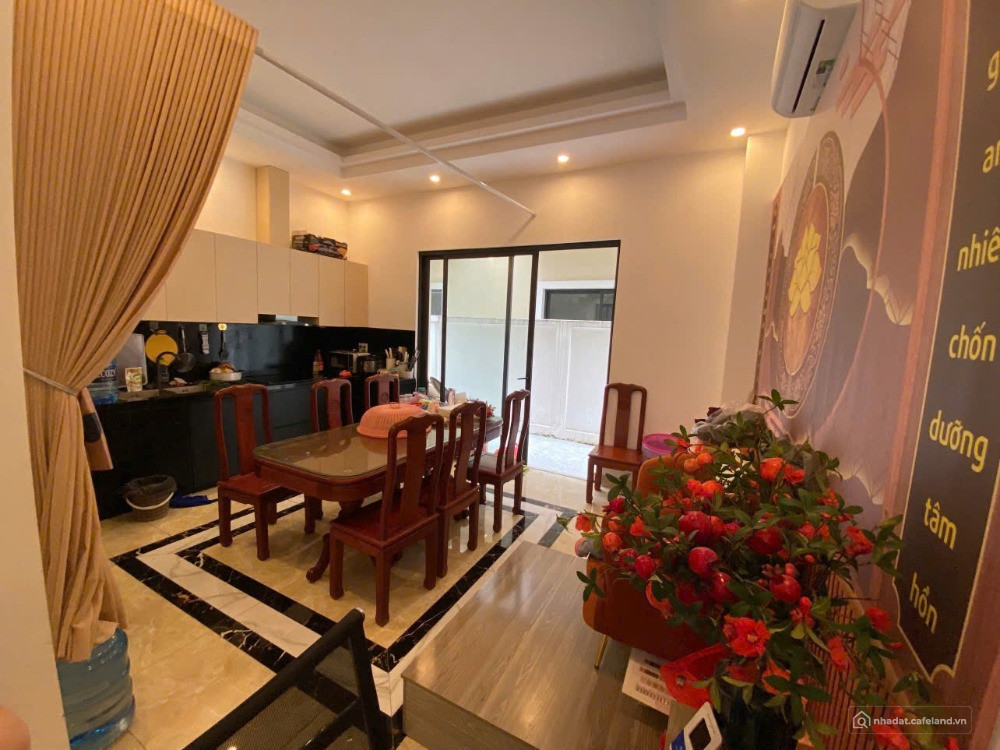 Cho thuê nguyên căn hoàn thiện 5 tầng 7 pn khép kín giá 22tr ở San Hô