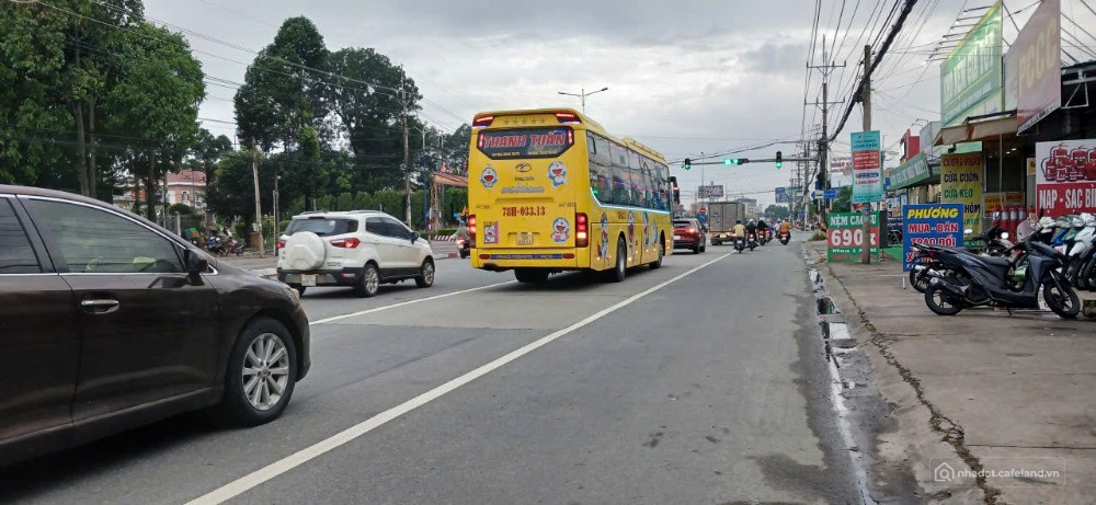 bán gấp Mặt tiền QL 13 -  9.5x36 tc 150m2 - bán nhanh 7 tỷ