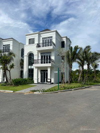 Biệt thự sân Golf cao cấp Bình Dương giá 2,3 tỷ  1 căn 6x14m 3 lầu