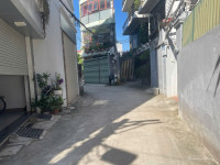 Chỉ 5,85 tỷ lô đất 38m2 gần chợ tạm Cự Khối, ô tô 4 chỗ vào nhà, hàng siêu hiếm