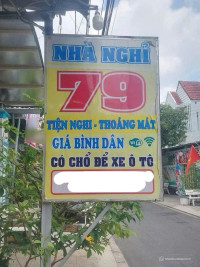 Bán gấp nhà nghỉ doanh thu ổn định 1 trệt 2 tầng 103m2 giá cực tốt chỉ 900 triệ