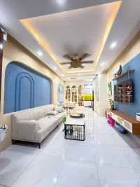 Trung tâm Cầu Giấy, phố VIP Lạc Long Quân, vài phút ra đến Hồ Tây