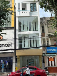 Bán nhà trệt 3 lầu mặt tiền đường Nguyễn Trãi, đoạn gần BV mắt, quận Ninh Kiều T