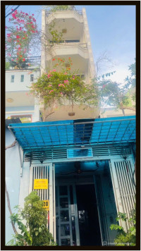 Top nhà vị trí đẹp 1 trệt 3 lầu Võ Văn Kiệt Q1 TP.HCM