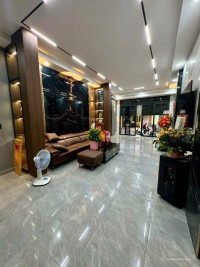 Hxh 8m Lạc Long Quân, 45m2, 3 tầng mới đẹp full nội thất, chỉ 8.95 tỷ, đẳng cấp