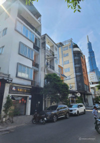 Cho thuê tòa nhà văn phòng mặt tiền đường Tân Cảng, ngang 6m, gồm sẵn nội thất