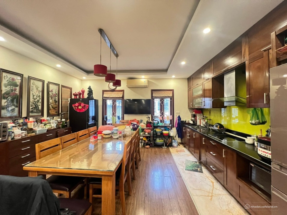 Trung tâm Ba Đình, Vị trí vàng phố Ngọc Khánh. Dt 98m², 5 tầng, mt 5.2m, 32.8 tỷ