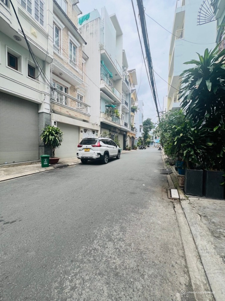 CỘNG HOÀ HẺM NHỰA 8M CHDV 5X22, 6 TẦNG, 18 PHÒNG, CHO THUÊ 105 TR/TH. GIÁ BÁN GẤ