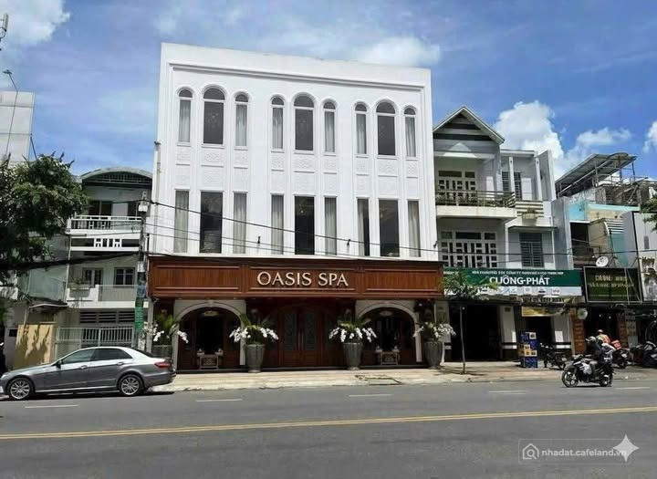 Cho thuê nhà mặt tiền đường Lý Tự Trọng Ngang 15m Giá 160 triệu