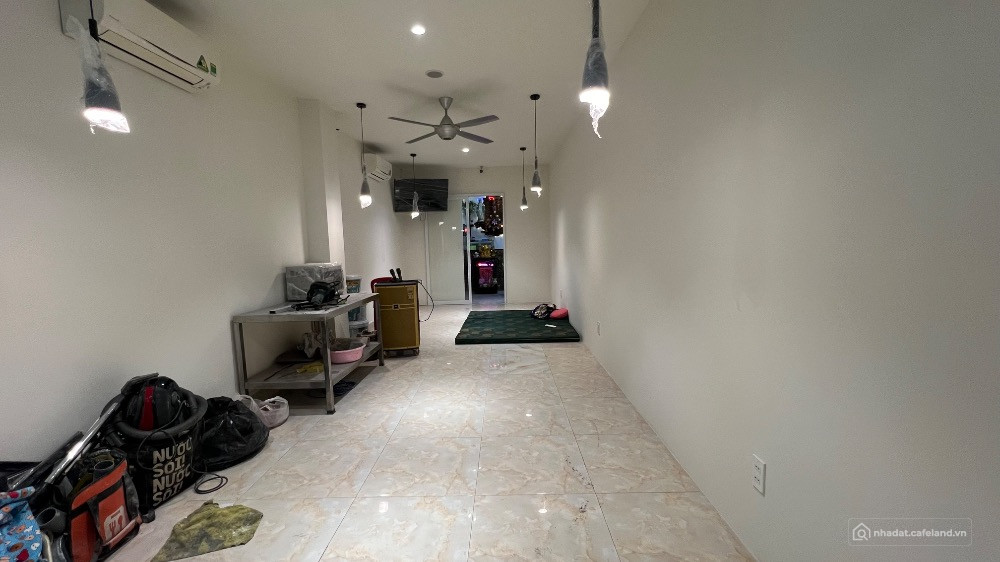 BÁN NHÀ HẺM LÂM VĂN BỀN, DT 6,2*12, SHR, GIÁ CHỈ 5,6 TỶ