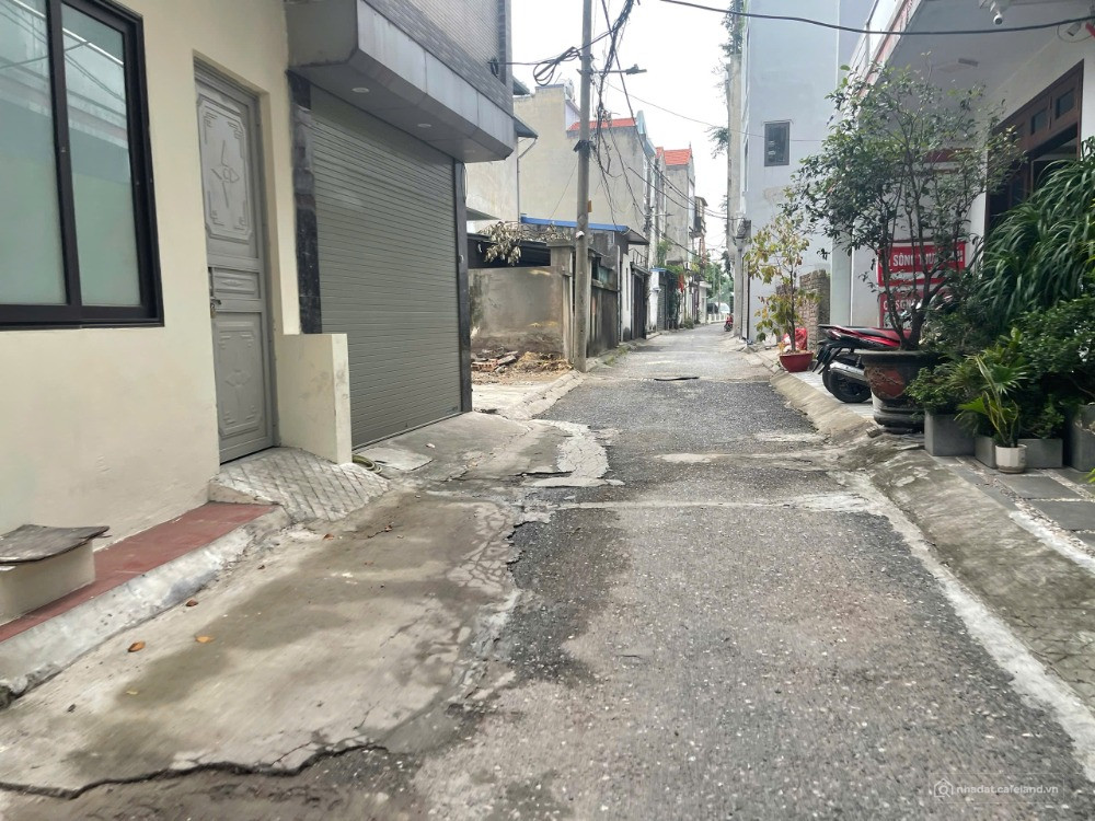 Giá chỉ 3,8 tỷ 30m ô tô 7 chỗ vào nhà tại Tình Quang, Giang Biên, tương đối hiếm