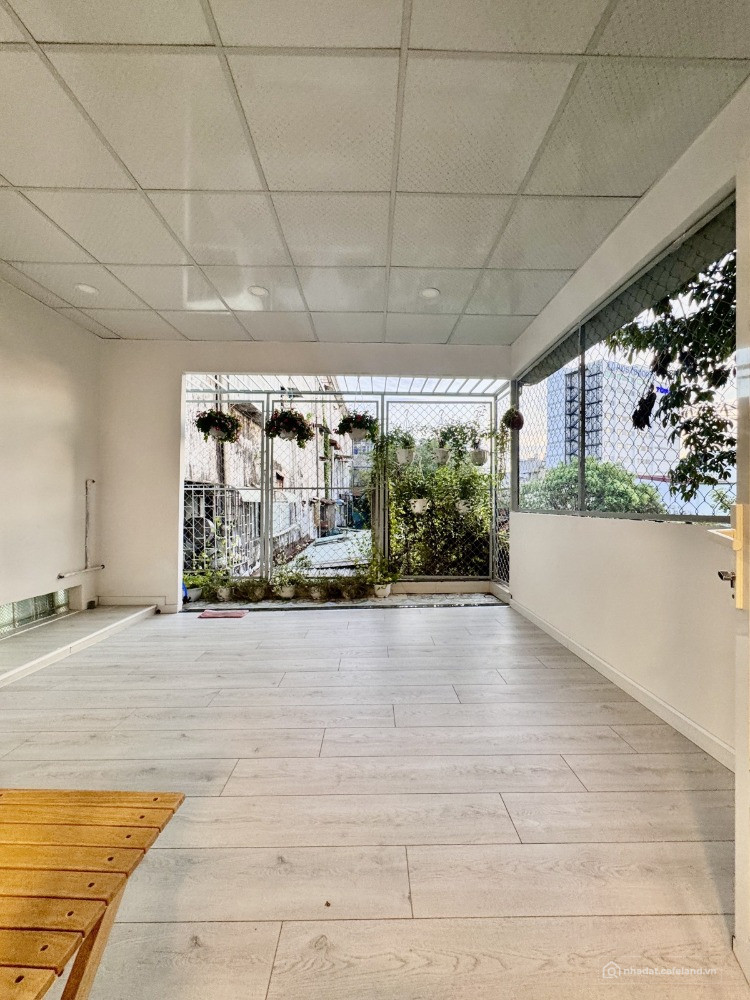 SIÊU PHẨM - CHUNG CƯ NƠ TRANG LONG - 80M2 - 2PN - 2 WC - CHỈ 3.5 TỶ - MỚI ĐẸP