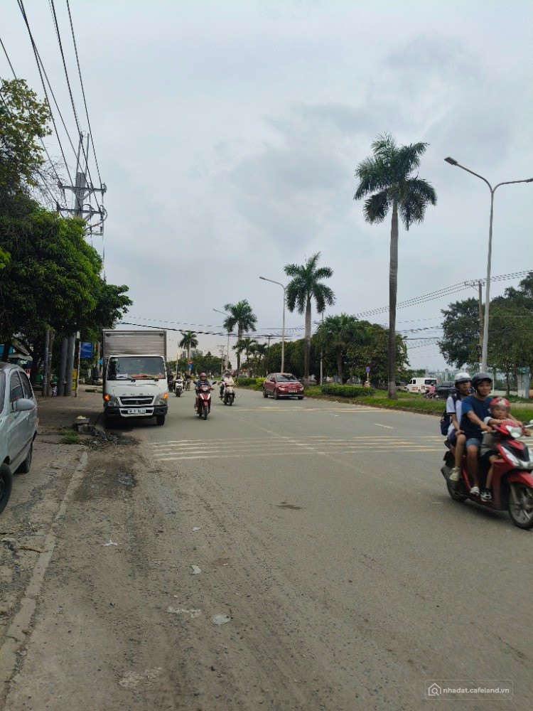 BÁN GẤP MẶT TIỀN - ĐỐI DIỆN TRUNG TÂM HÀNH CHÍNH TỈNH ĐỒNG NAI