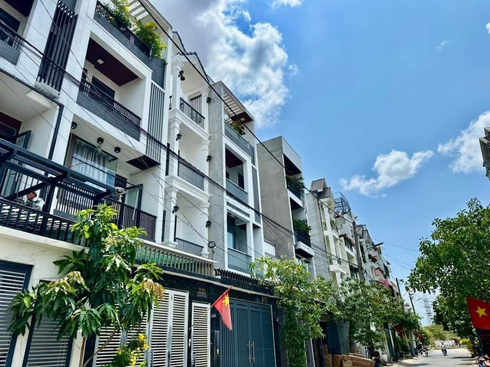 Nhà ngon phân khúc 7 tỷ - 4 Tầng (4 x 20m)- Hẻm xe tải - Gigamall, Thủ Đức