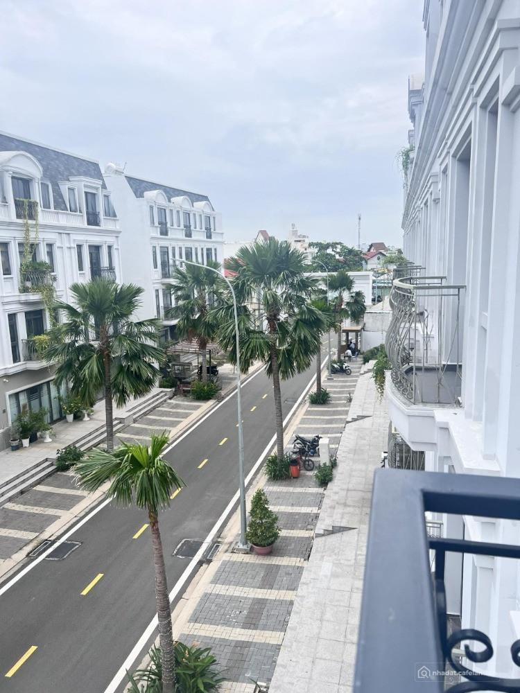 Bán Shophouse mặt trục chính 40,5m Dự án Hồng Hạc city, đối diện bãi đỗ xe