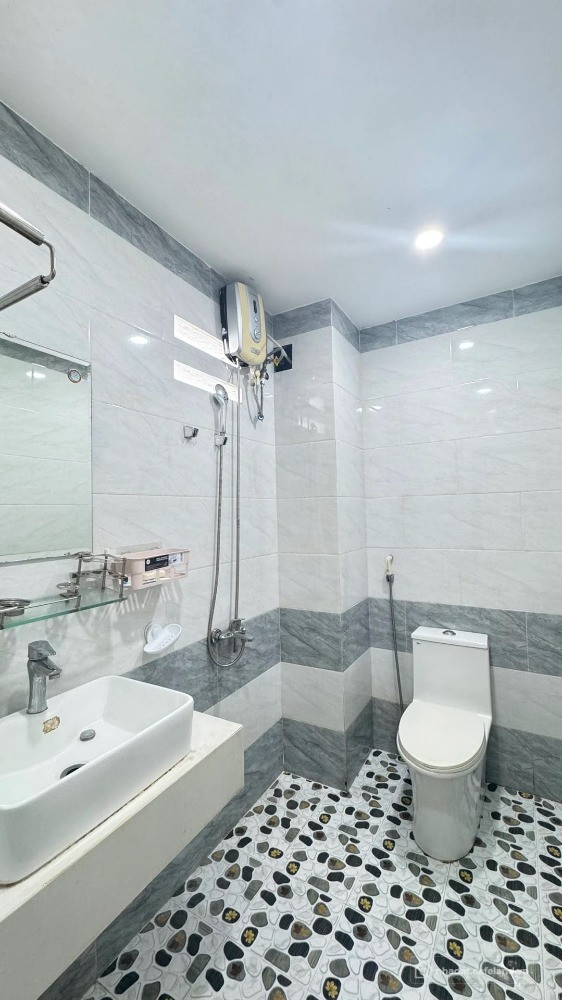 Bán nhà ngay cầu Rồng trung tâm du lịch Đà Nẵng, khách du lịch quanh năm. 4 tầng