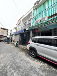  Nhà đẹp đúc 2 tầng – sát AEON Mall Tên Lửa – đường xe hơi 5m – chỉ 4,2 tỷ