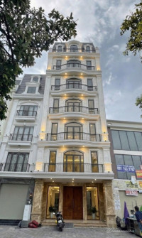 Bán nhà MT Nguyễn Thái Học, P Cầu Ông Lãnh, Q1, DT7,1 x 20,1m, HĐT 200 triệu/thá