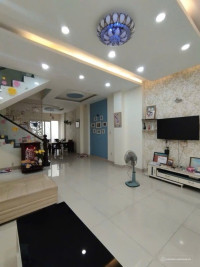 HIẾM NHÀ BÁN hẻm 214 Nguyễn Oanh 5 lầu có T.máy 80m2 ngang 4m gần chợ 15.7 tỷ